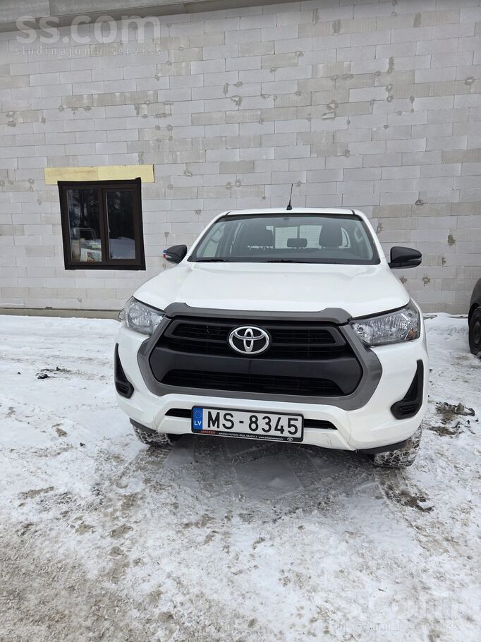 Toyota Toyota Hilux Double Cab 2.4 D. Automašīna pirkta j