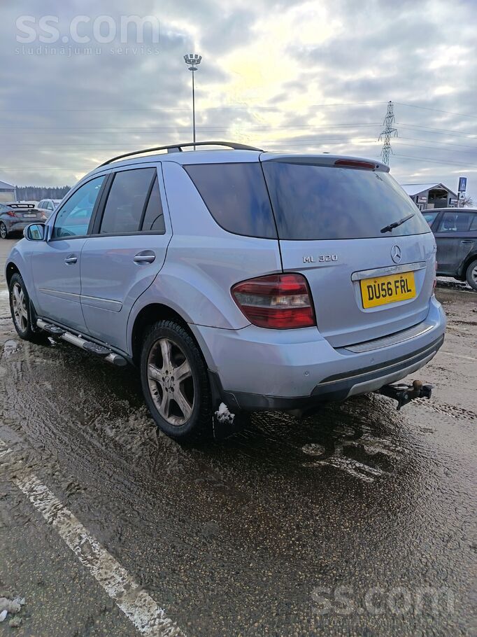 Pārdodu Mercedes Benz Ml320 Cdi Sport no anglijas.
Dīzelis, automāts.
No