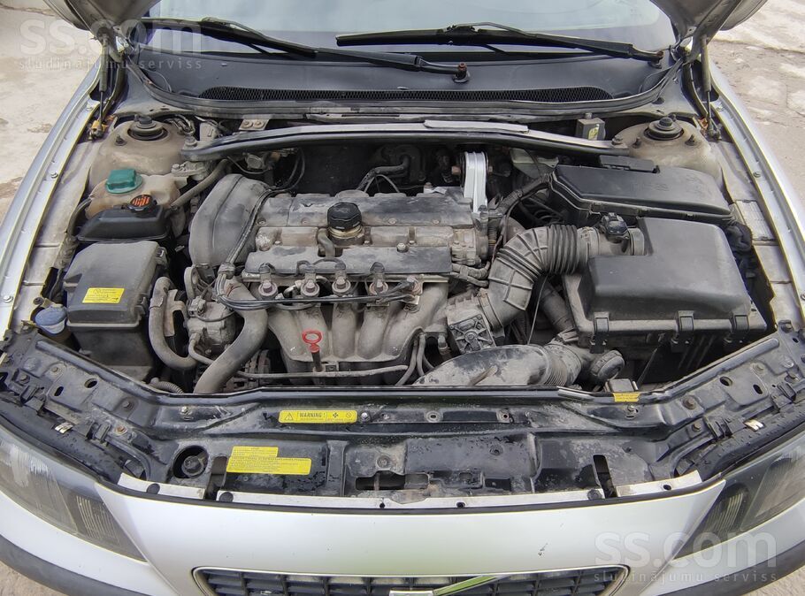 Volvo Volvo S60 2002 Бензин-Газ. Машина в хорошем состоя