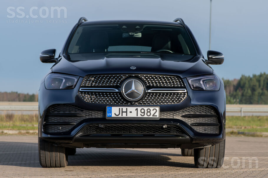 Mercedes Gle 300 D 4matic Amg paka. Auto ir reģistrēts uz uzņēmumu, cena nor