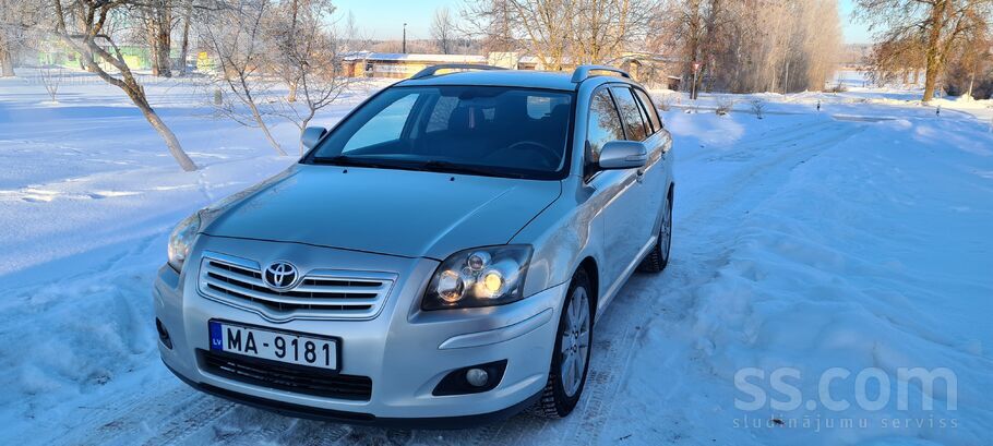 Toyota Mašīna labā tehniskā un vizuālā stāvoklī. Ievesta 
