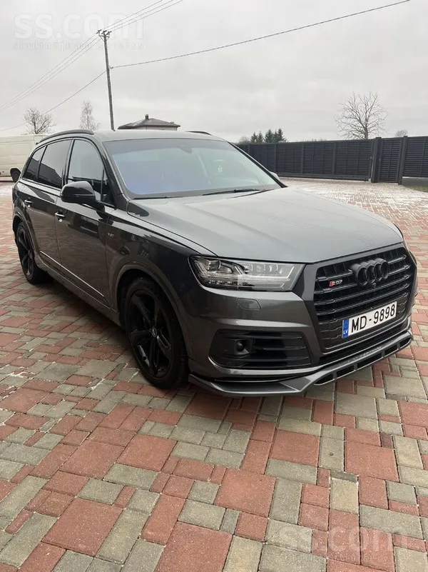 Audi Продаю Audi Sq7 куплена и обслуживается в Moller A