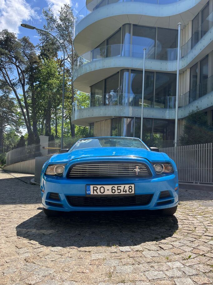 Kabriolets no Amerikas. 
Visas tehniskās šķidrumi ir nomainīti. 
Mainīts d