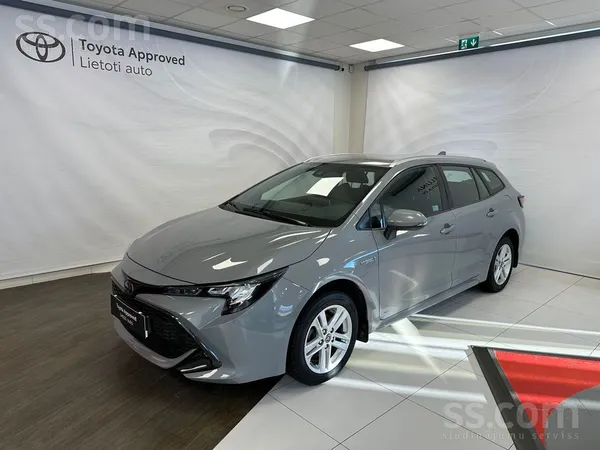 Toyota Mazlietots auto, pieejams uzreiz - Corolla Hybrid 