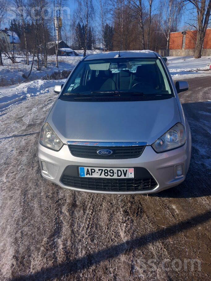 Pārdodam tehniski lieliskā stāvoklī esošu Fordiņu, ir pa kādai franču vizuāl