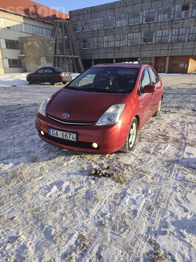 Uzticams un ekonomisks pilsētas auto. 1.5 litru benzīna dzinējs apvienojumā