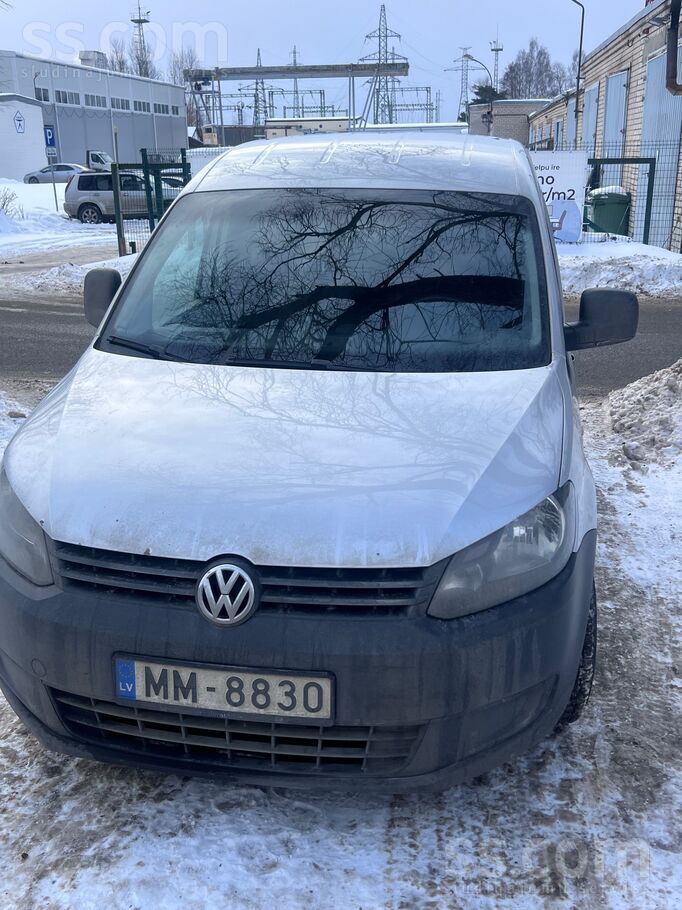 Pārdod VW Caddy 2015.gada izgaiduma, benzīns, gatavs ziemai, jauns aķis, ģen
