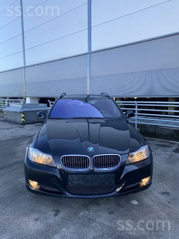 Pārdodu Bmw 325i Touring. Facelift, manuāls, āķis. Bez vecu dīzeļu problēmām
