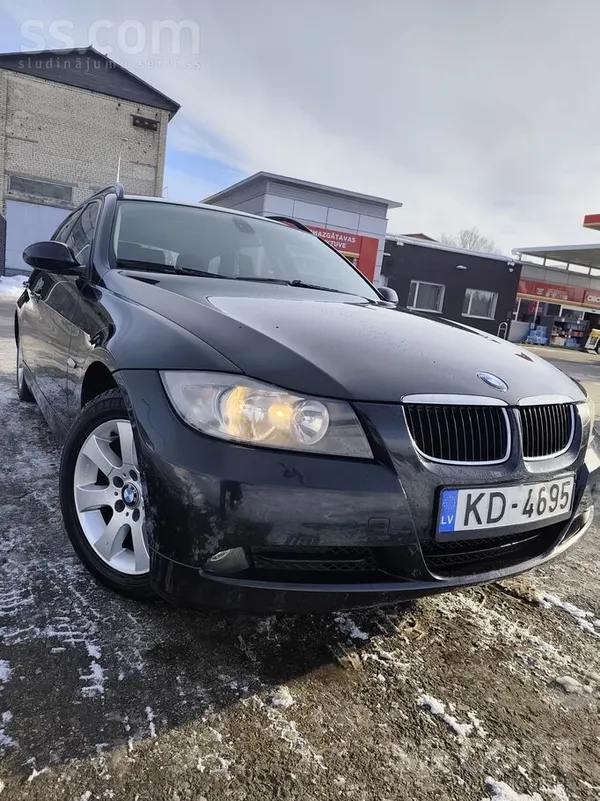 BMW Pārdpdu Bmw320D ar tikko svaigi izietu apskati. Uz
