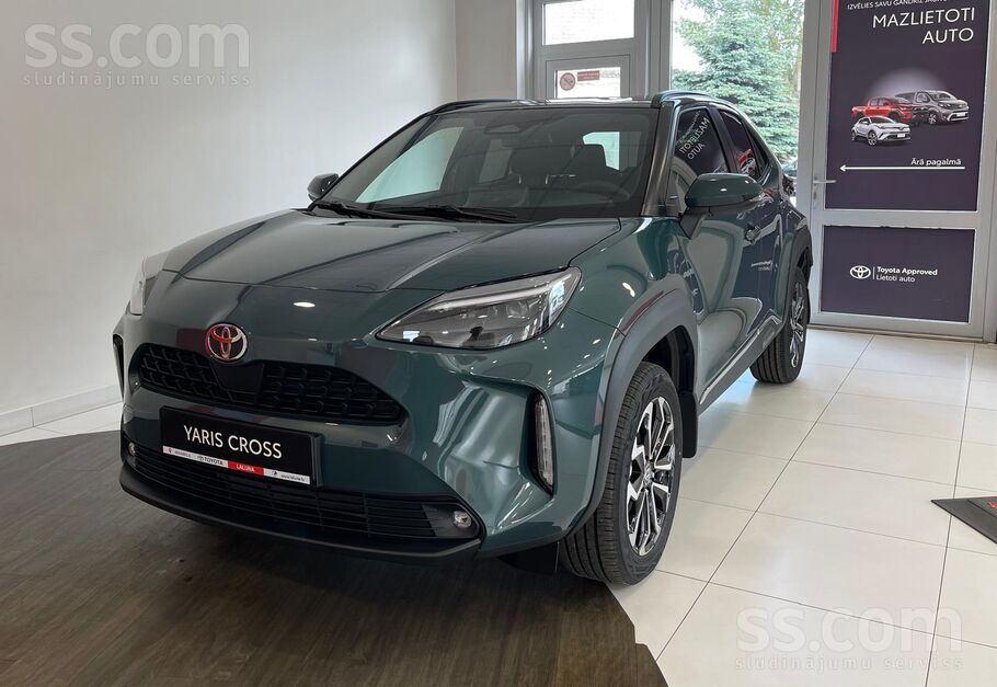 Mazlietots auto, pieejams uzreiz - Yaris Cross Hybrid Crossover 1.5 Hybrid D