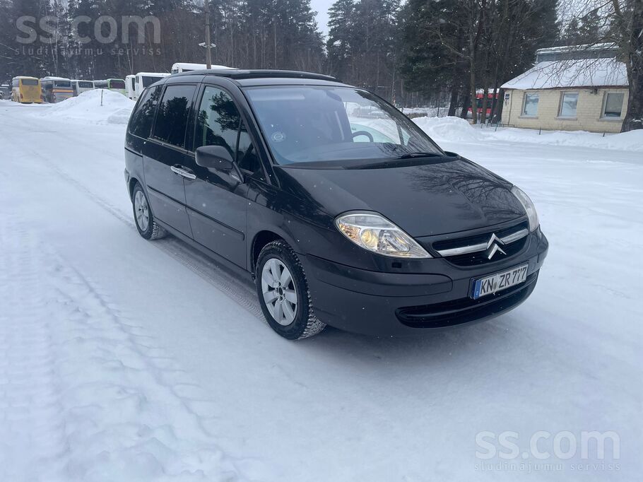 Analoga nav piedavajuma. 7+1 vietas. Labs gimenes auto atputai celojumiem zv