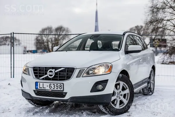 Volvo Volvo Xc60 Awd ar 2.4 litru dīzeļdzinēju un automā