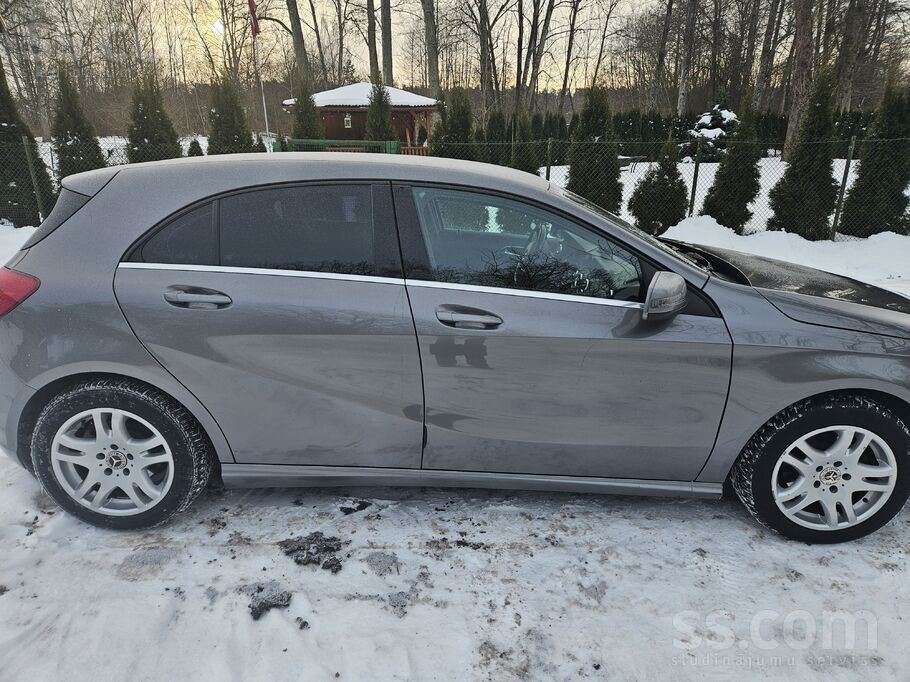 Tehniski un vizuāli labā stāvoklī. Regulāri veiktas visas apkopes. Līdzi nāk