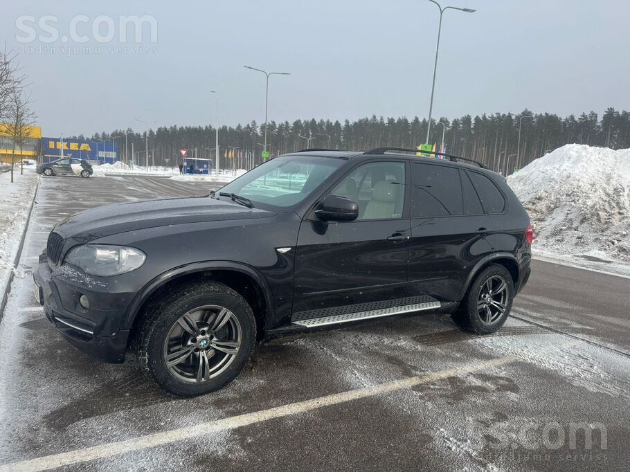 BMW Pārdodas labi uzturēts x5 210kw ar labu komplektāc