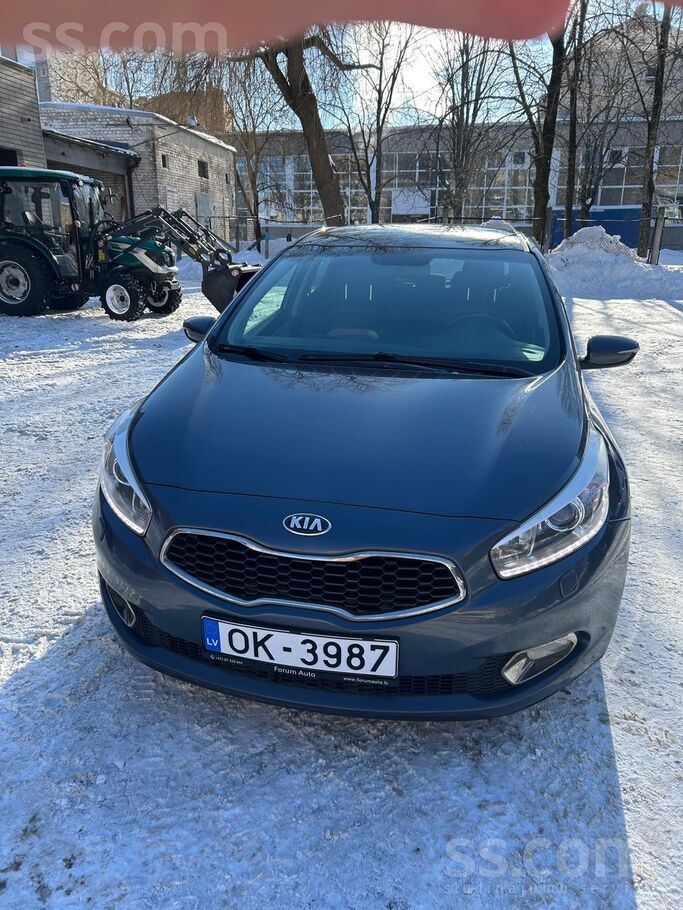 Pārdodu Kia Cee’D 1.6 dīzeli, izlaiduma gads 2013.
Automašīna ļoti labā teh