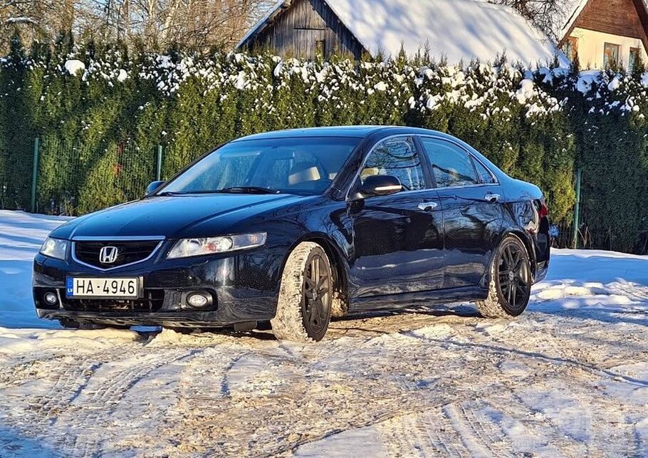 Honda Pārdodu Honda Accord sedanu (2004) ar 2.4 benzīna 