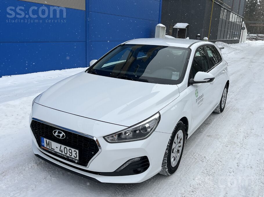 Jaunu auto iegādājās Latvijā. Viens Ipasnieks. Visas apkopes pie dilera un l