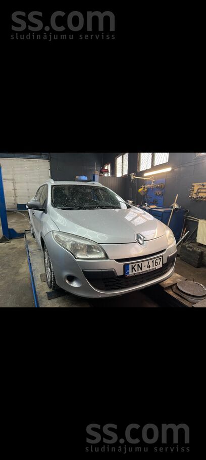 Renault Pārdodu koptu un lolotu auto. Brauca sieviete. Eļļ