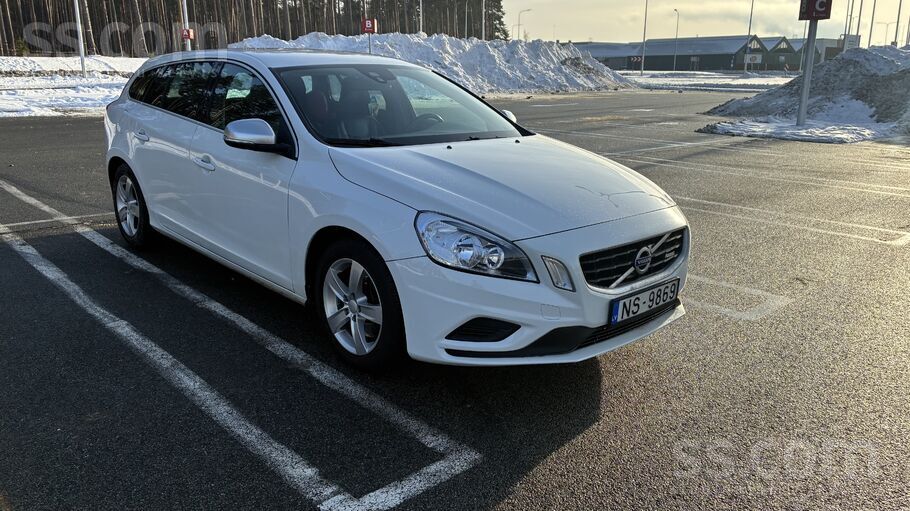 Volvo Volvo V60 R-Design 2.4 D5, Bi-Turbo, 158 KW 215 ZS