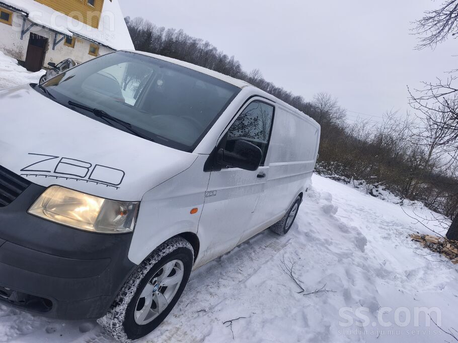 Volkswagen Tirgojas kravas transportieris ar trīs vietām. Sik