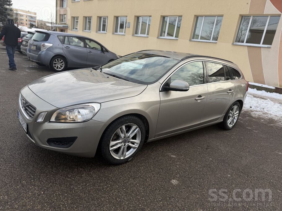 Volvo Pārdod jo iegādāts jaunāka gada volvo un šis jau t