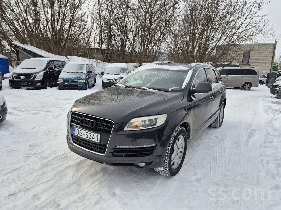 Audi Audi Q7 7 Sēdvietas 4.2l dīzelis. 240kw