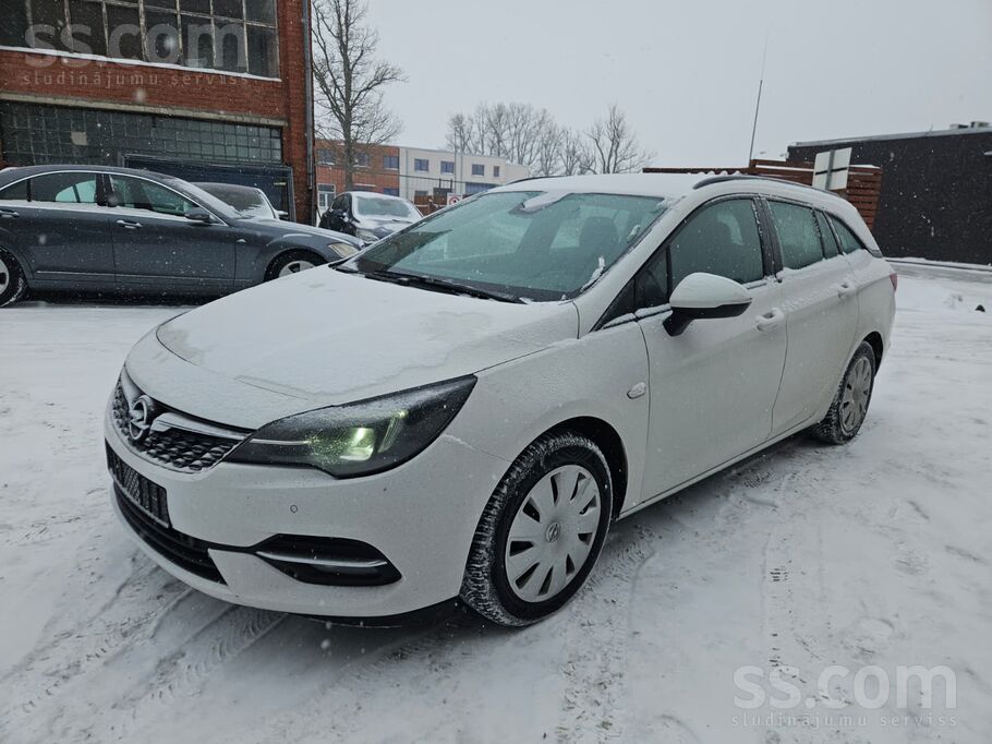 Opel Astra Executive tikko no Nīderlandes izsoles.
Labi aprīkota Astra.