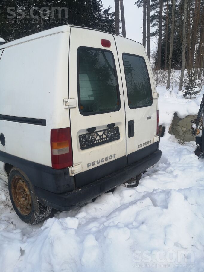 Auro nevar iedarbināt. Ispejams imbobilaozers. Ir velviena tada ato detaļam.