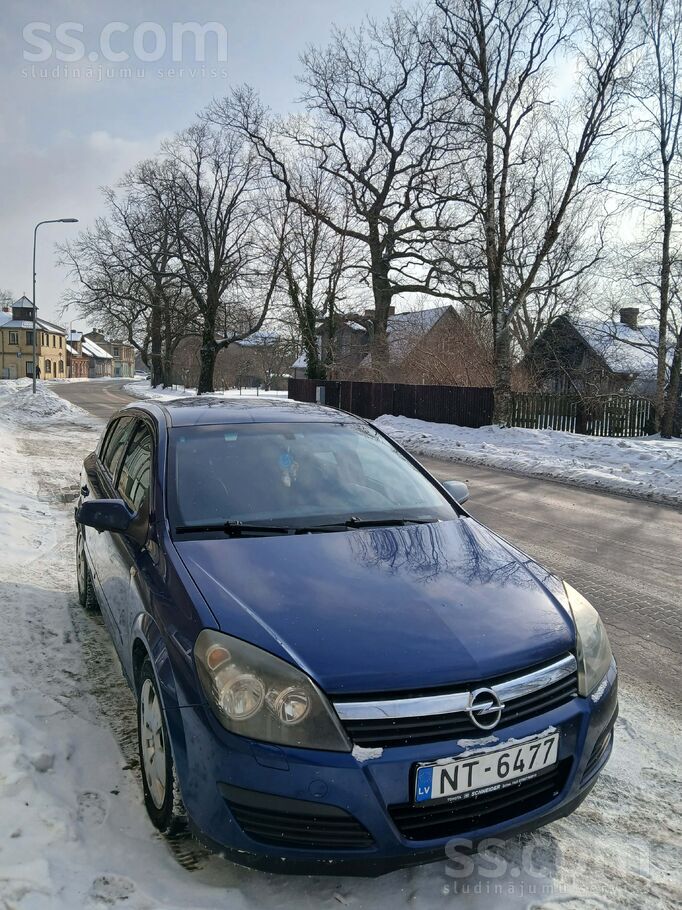 Pardodu auto dzineja defekts'
Bet ruc un brauc
Ir virspuseja rusa
Sīkak