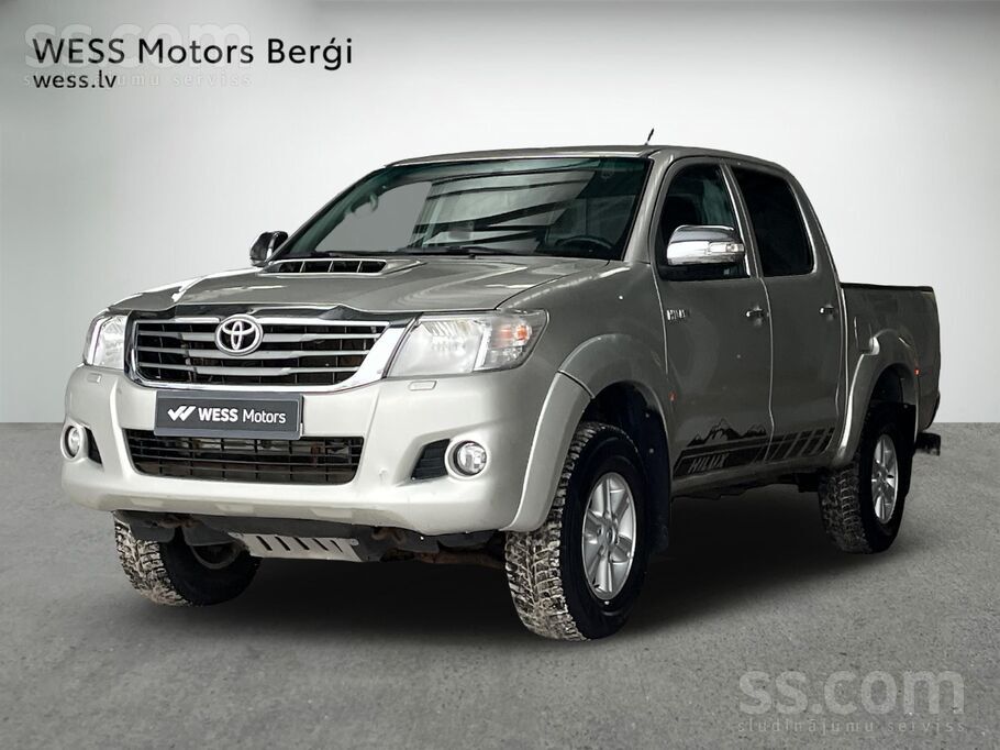 Hilux Double Cab 2.5 D-4D (144 hp) 4Wd M/t SR labā tehniskā un vizuālā stāvo