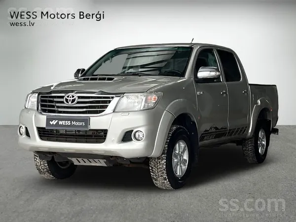 Toyota Hilux Double Cab 2.5 D-4D (144 hp) 4Wd M/t SR labā