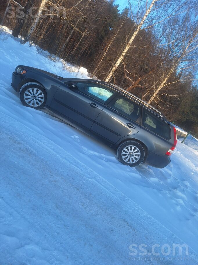 Volvo Pārdod Volvo v50 2.0dīzelis, labā stāvoklī, sēdies