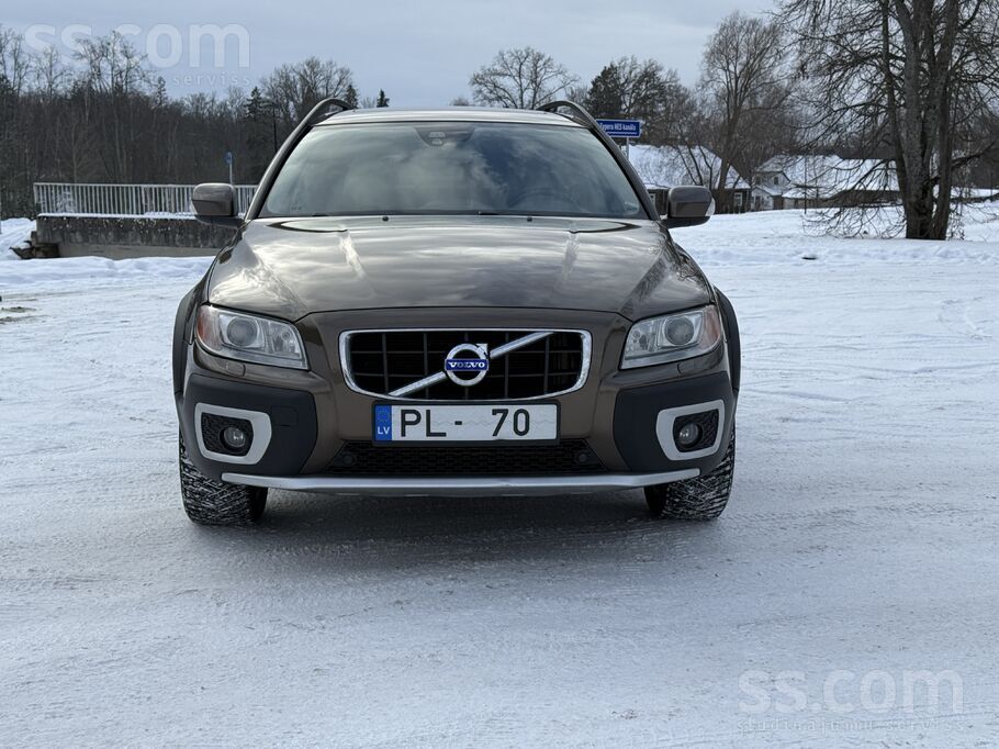 Volvo Tirgojas ļoti labs volvo xc70 2.4 D5 158kw. Tikko 