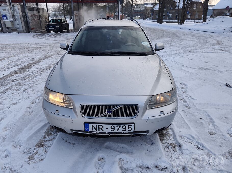 Volvo Pārdodu Volvo V70 2006.gada 136 kW automāts, rezer
