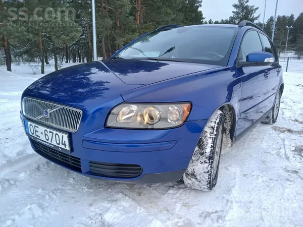 Volvo Pārdod Volvo V50 1.6d . Vizuāli defekti virsbūvei.