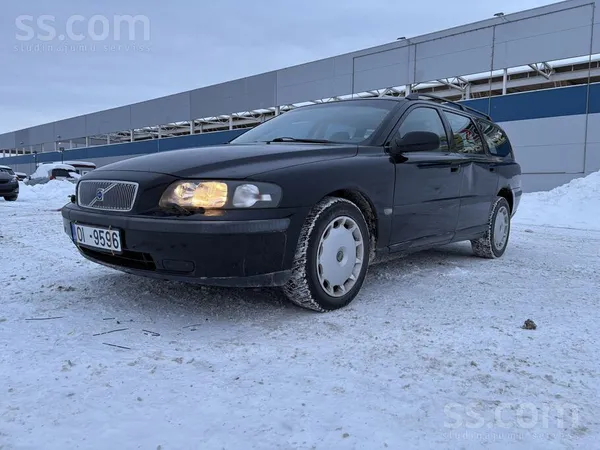 Volvo Volvo V70 2.4 i Benzīns 103 kW vai 140 Hp, pirmā r