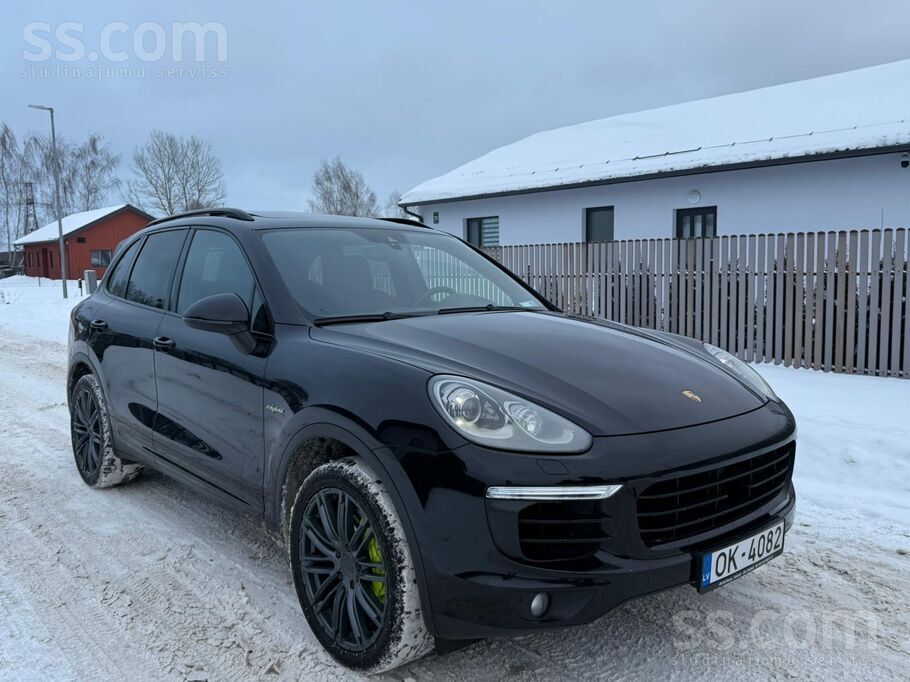 Pārdodu 2015. gada Porsche Cayenne S E-Hybrid Plug-in. 218 000 km, oriģināls
