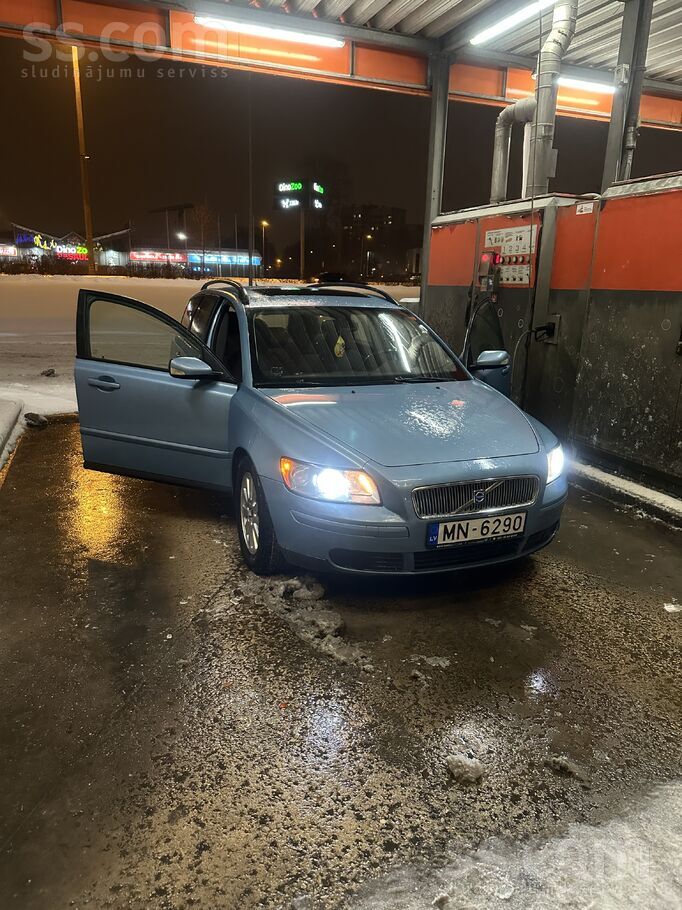 Volvo Volvo v 50 авто вложений не требует. новый аккумул