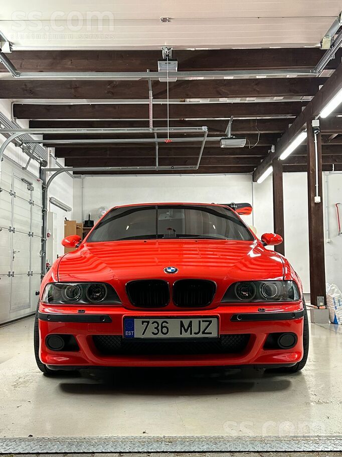 Pārdošanā labi uzturēts BMW 540i (E39) ar 4.4 l V8 dzinēju.
Samaksāts r
