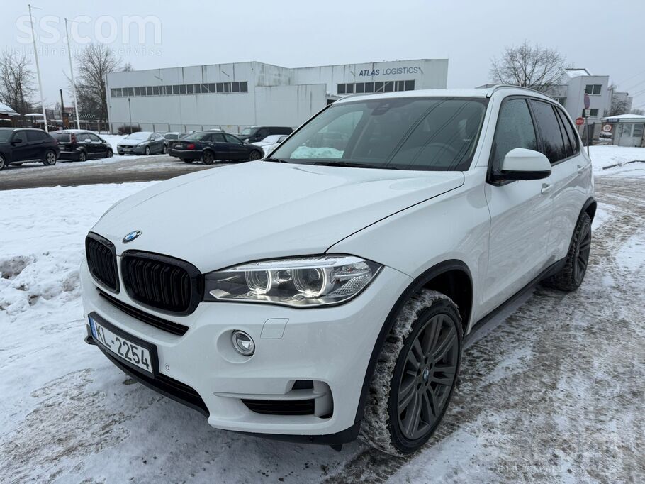 BMW Automašīna savam vecumam ir teicamā vizuālā stāvok