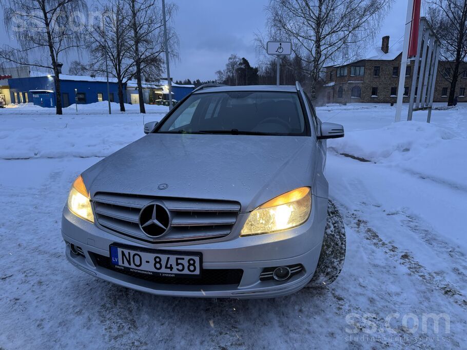 Mercedes Mercedes-Benz c220, 