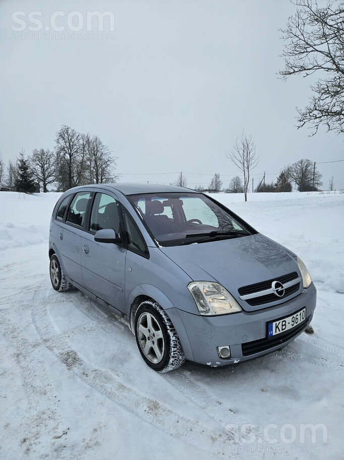 Opel Pārdod Opel Meriva, 74kw, benzīna dzinējs. Labā te