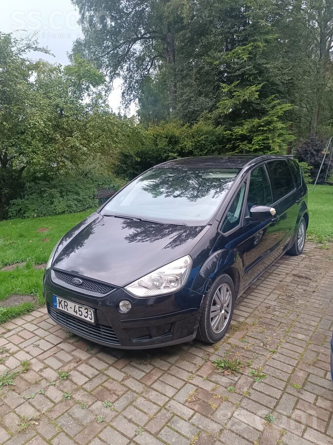 Ford Auto netiek lietots. Ir vizuāli defekti. Tehnikski