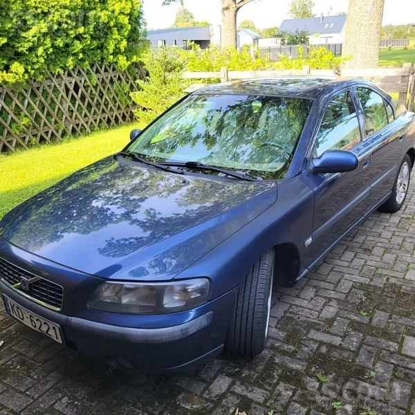 Volvo Volvo S60 ar jaunu tehnisko apskati. 