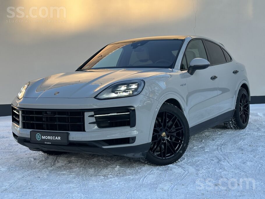 Porsche Cayenne Coupe 3.0 Plug-in Hybrid 470Zs ar automātisko pārnesumkārbu.