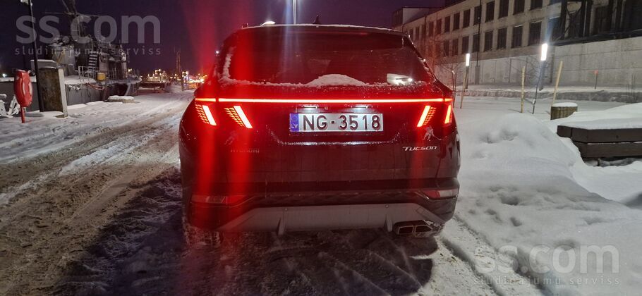 Pārdodu Hyndai Tucson Premium komplektāciju ar 1.6 Benzīna/elektro dzinēju u