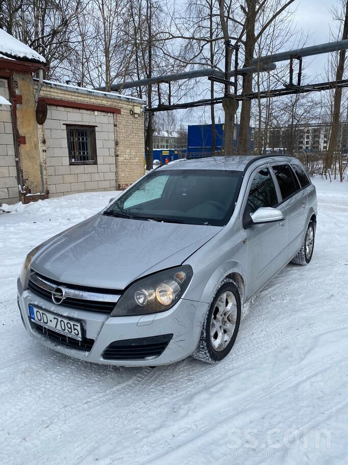 Opel Opel Astra H 2006g 1.9 dizelis motors strāda ļoti