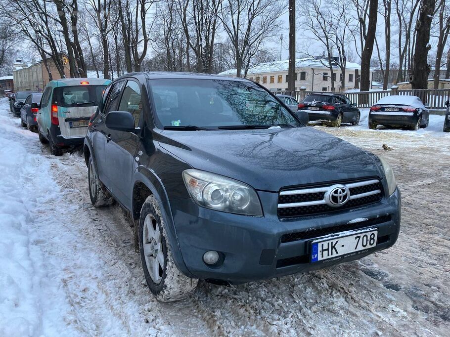 Toyota Продам Toyota Rav-4 в хорошем состоянии. Полный пр