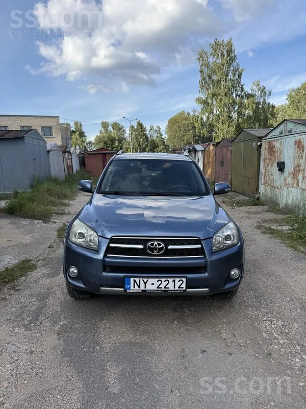 Toyota RAV 4 - 1