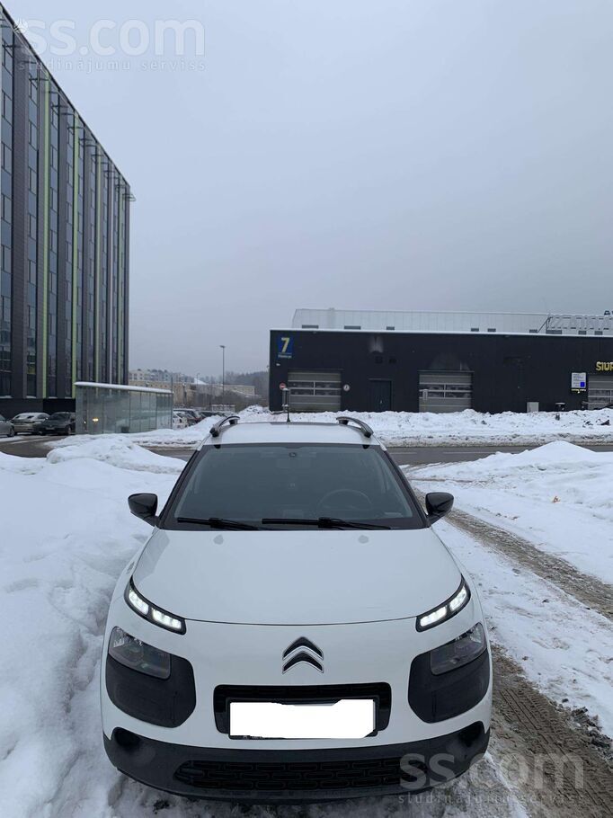 Tiek pārdots ļoti saudzīgi uzturēts Citroen C4 Cactus ļoti labā tehniskā un